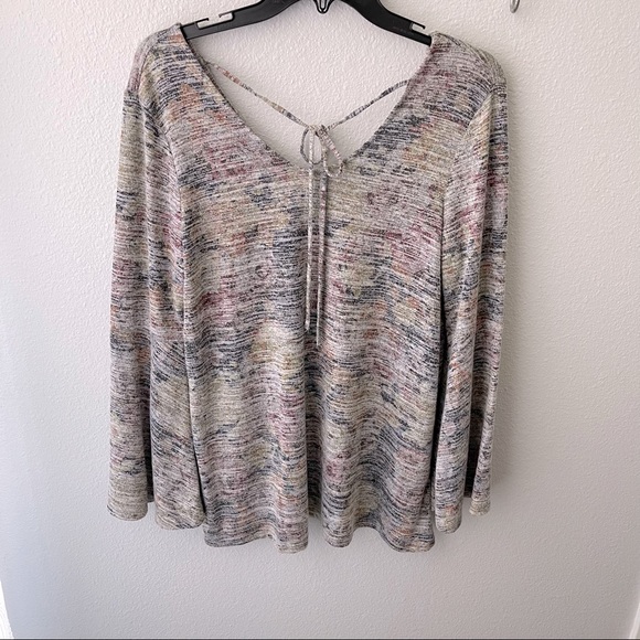 Cupio Bell Sleeve Blouse - Picture 4 of 8
